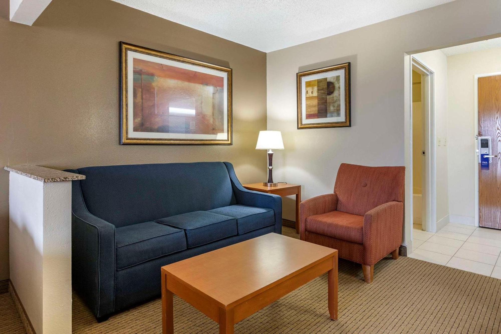 Comfort Suites Auburn Hills-Detroit Exterior foto